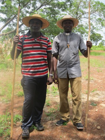 p. François et p. Bernard, le vicaire